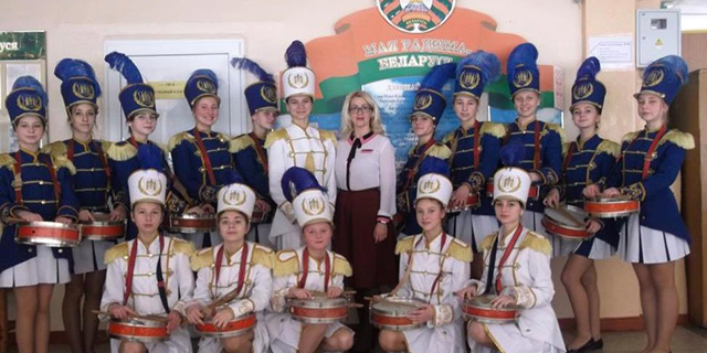 Пионерия! Равнение на знамя!