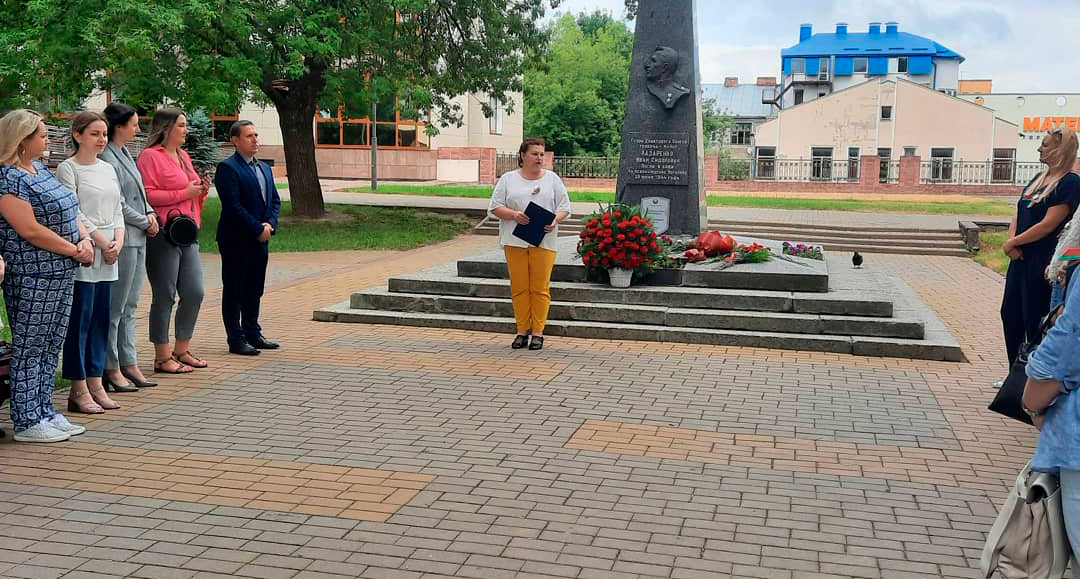 Память о героическом подвиге священна