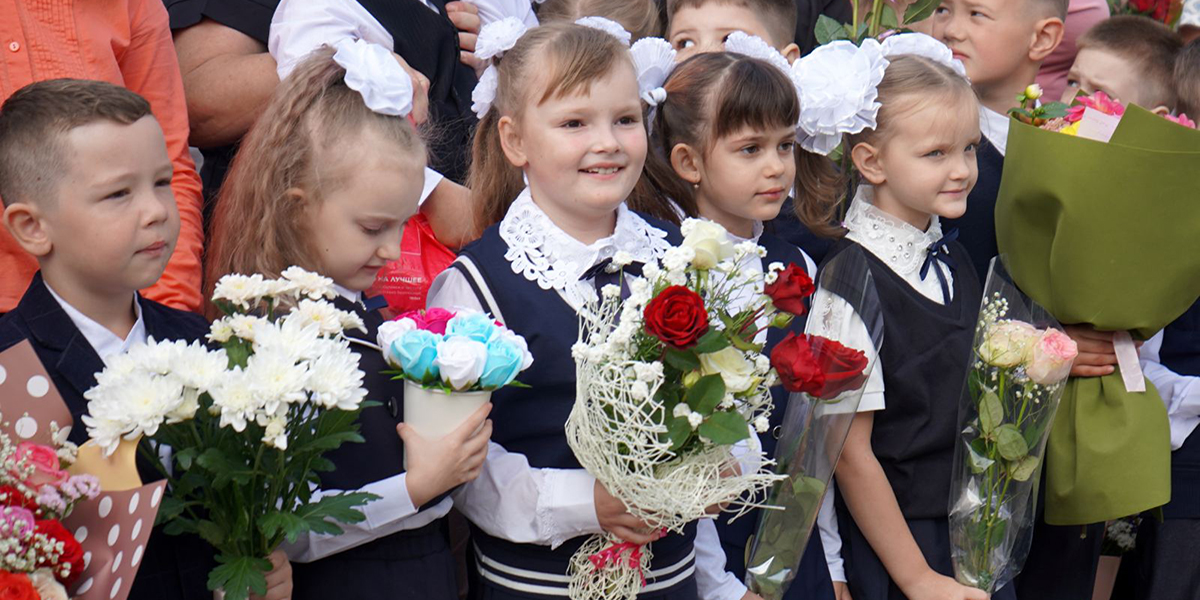 Первого сентября государственное учреждение образования «Средняя школа № 38 г. Могилева» распахнула свои двери для учеников, подарив им яркий и незабываемый праздник