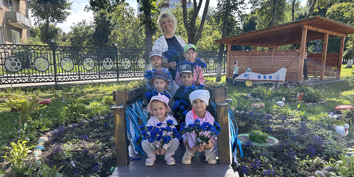 Музыкальное развлечение «Путешествие по Цветочному городу»